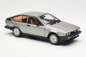 Alfa Romeo Alfetta GTV 2.0 Gri Metalic AUTOart 1:18 70147 Metal - imaginea 6 din 8