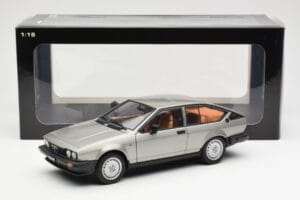 Alfa Romeo Alfetta GTV 2.0 Gri Metalic AUTOart 1:18 70147 Metal - imaginea 8 din 8