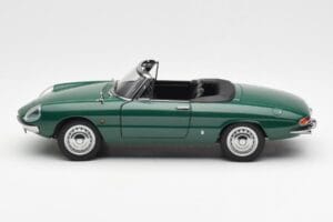 Alfa Romeo Duetto Spider Verde AUTOart 1:18 70138 Metal - imaginea 4 din 8