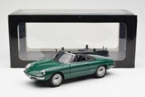 Alfa Romeo Duetto Spider Verde AUTOart 1:18 70138 Metal - imaginea 8 din 8