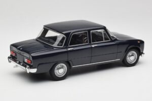 Alfa Romeo Giulia 1300 Albastru Minichamps 1:18 180120905 Metal - imaginea 3 din 8