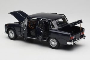 Alfa Romeo Giulia 1300 Albastru Minichamps 1:18 180120905 Metal - imaginea 5 din 8