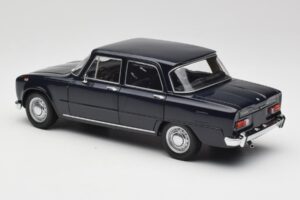 Alfa Romeo Giulia 1300 Albastru Minichamps 1:18 180120905 Metal - imaginea 7 din 8