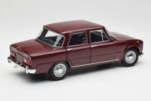 Alfa Romeo Giulia 1300 Roșu Închis Minichamps 1:18 180120906 Metal - imaginea 3 din 8