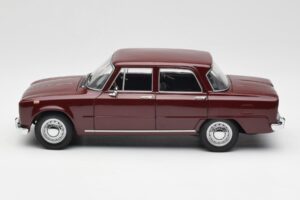 Alfa Romeo Giulia 1300 Roșu Închis Minichamps 1:18 180120906 Metal - imaginea 4 din 8