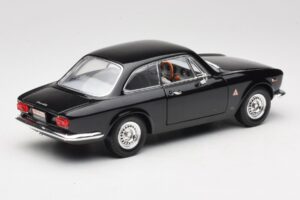 Alfa Romeo Giulia Sprint GTA Negru Road Signature 1:18 92348 Metal - imaginea 3 din 8
