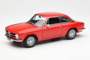 Alfa Romeo GT 1300 Junior LHD Roșu AUTOart 1:18 70131 Metal