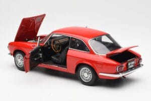 Alfa Romeo GT 1300 Junior LHD Roșu AUTOart 1:18 70131 Metal - imaginea 5 din 8