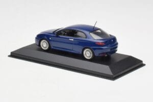 Alfa Romeo GT Dark Blue Metallic Minichamps 1:43 400120326 Metal - imaginea 3 din 4
