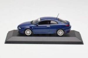 Alfa Romeo GT Dark Blue Metallic Minichamps 1:43 400120326 Metal