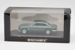 Alfa Romeo Giulia GTA 1300 Junior Verde Minichamps 1:43 ALFA010 Metal - imaginea 4 din 4