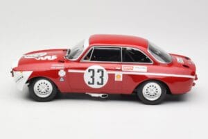 Alfa Romeo GTA 1300 Junior #33 T. Hezemans / G. van Lennep Division 1 Winners 4 Hours of Jarama 1972 Minichamps 1:18 15572123 - imaginea 3 din 6
