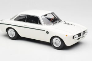 Alfa Romeo GTA 1300 Junior Alb Minichamps 1:18 155120021 Metal - imaginea 4 din 6