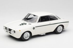 Alfa Romeo GTA 1300 Junior Alb Minichamps 1:18 155120021 Metal