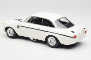 Alfa Romeo GTA 1300 Junior Alb Minichamps 1:18 155120021 Metal - imaginea 5 din 6