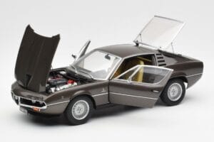 Alfa Romeo Montreal Maro Metalic AUTOart 1:18 70173 Metal - imaginea 2 din 8