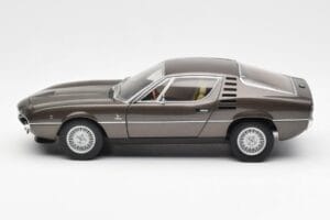 Alfa Romeo Montreal Maro Metalic AUTOart 1:18 70173 Metal - imaginea 4 din 8