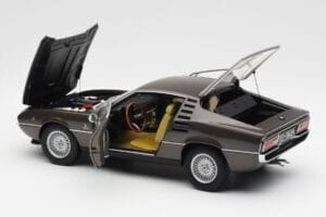 Alfa Romeo Montreal Maro Metalic AUTOart 1:18 70173 Metal - imaginea 5 din 8