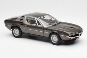 Alfa Romeo Montreal Maro Metalic AUTOart 1:18 70173 Metal - imaginea 6 din 8