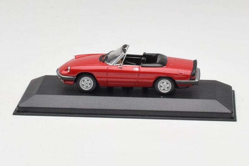 Alfa Romeo Spider 2000 Alfa Roșu Minichamps 1:43 436120760 Metal