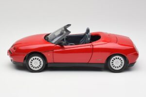 Alfa Romeo Spider 916 Alfa Roșu Maisto 1:18 50278 Metal - imaginea 4 din 8