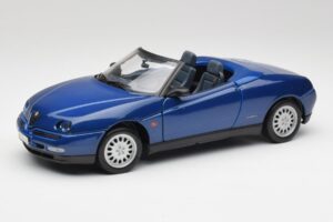 Alfa Romeo Spider 916 Periwinkle Albastru Maisto 1:18 50308 Metal