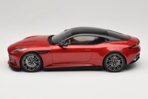 Aston Martin DB12 Hyper Red GT Spirit 1:18 GT936 Rășină - imaginea 3 din 6