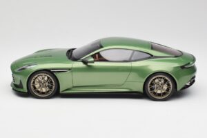Aston Martin DB12 Verde GT Spirit 1:18 GT466 Rășină - imaginea 3 din 5