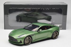 Aston Martin DB12 Verde GT Spirit 1:18 GT466 Rășină - imaginea 5 din 5