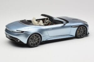 Aston Martin DB12 Volante Caribbean Blue Pearl GT Spirit 1:18 GT479 Rășină - imaginea 2 din 6