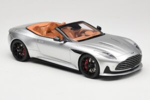 Aston Martin DB12 Volante Argintiu GT Spirit 1:18 GT945 Rășină - imaginea 4 din 6