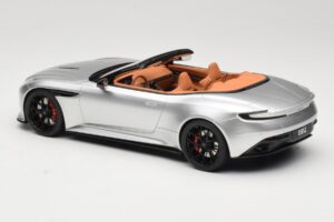 Aston Martin DB12 Volante Argintiu GT Spirit 1:18 GT945 Rășină - imaginea 5 din 6