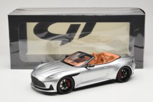 Aston Martin DB12 Volante Argintiu GT Spirit 1:18 GT945 Rășină - imaginea 6 din 6