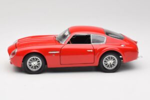 Aston Martin DB4 GT Zagato Roșu Road Signature 1:18 92728 Metal - imaginea 4 din 8
