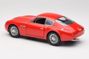 Aston Martin DB4 GT Zagato Roșu Road Signature 1:18 92728 Metal - imaginea 7 din 8