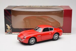 Aston Martin DB4 GT Zagato Roșu Road Signature 1:18 92728 Metal - imaginea 8 din 8