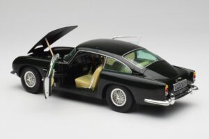Aston Martin DB5 California Salvie Chrono 1:18 H1001 Metal - imaginea 5 din 8