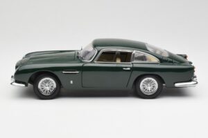 Aston Martin DB5 RHD Verde AUTOart 1:18 70024 Metal - imaginea 4 din 8