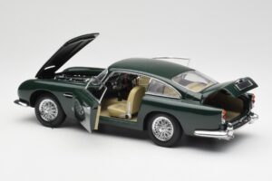 Aston Martin DB5 RHD Verde AUTOart 1:18 70024 Metal - imaginea 5 din 8