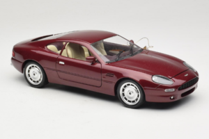 Aston Martin DB7 Roșu Guiloy 1:18 67550 Metal - imaginea 6 din 8