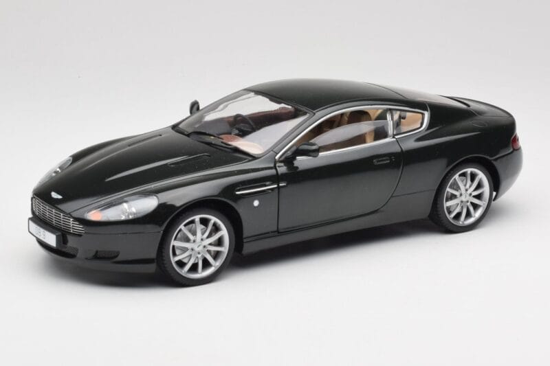 Aston Martin DB9 Negru Solido 1:18 15025600 Metal