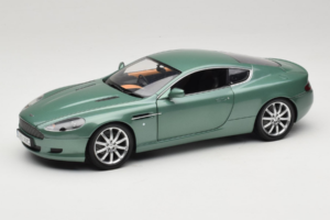 Aston Martin DB9 Verde Minichamps 1:18 150137322 Metal