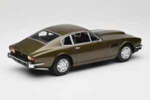 Aston Martin DBS Olive Verde CMR 1:18 CMR003 Metal - imaginea 2 din 6