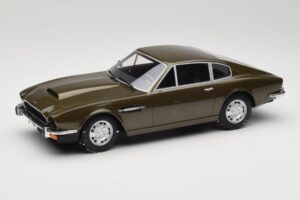 Aston Martin DBS Olive Verde CMR 1:18 CMR003 Metal