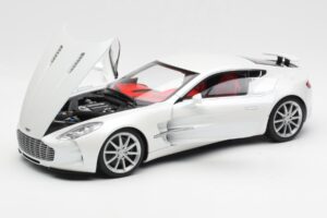 Aston Martin One-77 Morning Frost Alb AUTOart 1:18 70244 Metal - imaginea 2 din 8