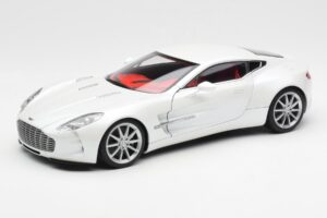 Aston Martin One-77 Morning Frost Alb AUTOart 1:18 70244 Metal