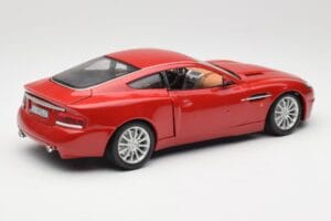 Aston Martin V12 Vanquish Roșu Bburago 1:18 34063 Metal - imaginea 3 din 8
