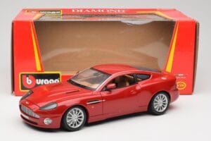 Aston Martin V12 Vanquish Roșu Bburago 1:18 34063 Metal - imaginea 8 din 8