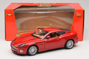 Aston Martin V12 Vanquish Roșu Bburago 1:18 33334063 Metal - imaginea 8 din 8