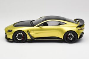 Aston Martin V12 Vantage Final Edition Cosmopolitan Yellow TopSpeed 1:18 TS0453 Metal - imaginea 3 din 6